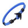 un bracelet ancre noir sur cordon bleu