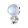 Charm astronaute en argent 925 avec casque en pierre de lune opalescente