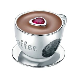 Charm en forme de tasse de café en argent 925 avec cœur en zircon rouge.