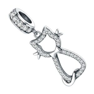 charm chat en argent serti de zircons blancs, vue de face