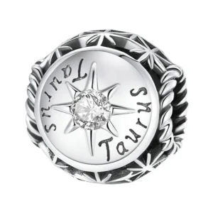 Charm Taureau en argent orné d’un zircon blanc scintillant.