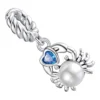 Charm crabe en argent avec perle blanche et cœur bleu en zircon